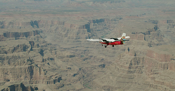 A motorcoach parked at the Grand Canyon South.